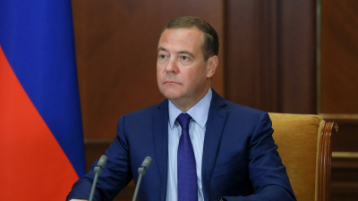 Медведев заявил о жестком ответе России за удар по колледжу в ЛНР