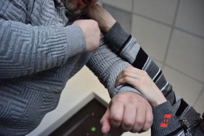 Женщина пострадала в результате умышленного наезда в Новосибирске