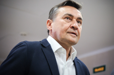 &laquo;Заняты написанием пьесы про бомжа и&nbsp;обходчицу жд&nbsp;вокзала&raquo;: Камиль Ларин рассказал о&nbsp;проектах &laquo;Квартета И&raquo;