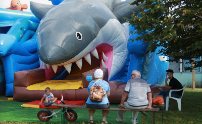 Роспотребнадзор выступил за жесткое регулирование работы надувных батутов