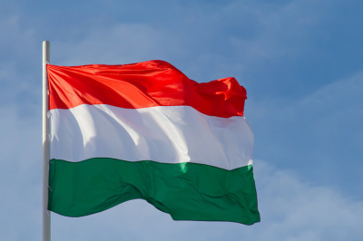 Глава минобороны Венгрии: Будапешт &laquo;захлопнет дверь&raquo; перед Россией