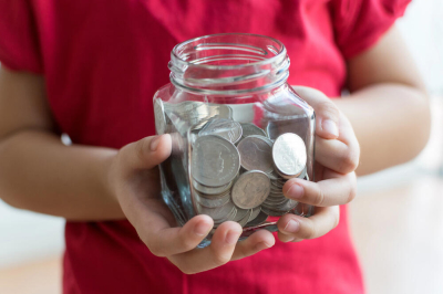 Свыше 300 млн тенге на "пожертвования": в Астане детей незаконно вовлекали в сбор денег на улицах города