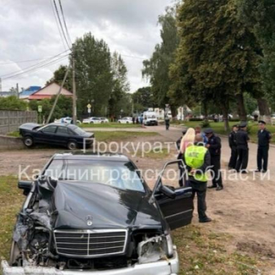 Пьяный лихач на Mercedes снес маму с двумя маленькими детьми, один ребенок погиб