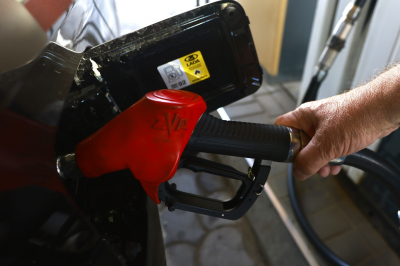 Лимит на разлив бензина ввели на АЗС &laquo;Татнефть&raquo; в Санкт-Петербурге