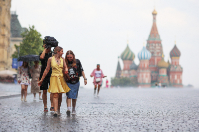 Ливни, грозы, ночная духота и жара до +30: погода в Москве в середине июня