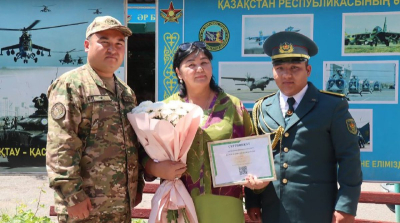 Сертификаты на грант вручили срочникам Казахстана