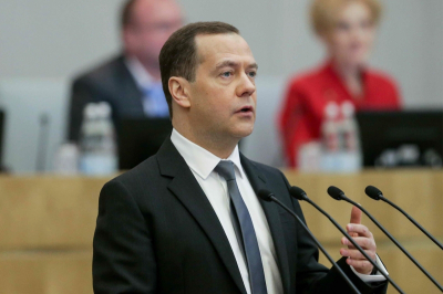 &laquo;Бес, ты время не попутал?&raquo; Медведев уличил Мерца в амбициях Третьего рейха