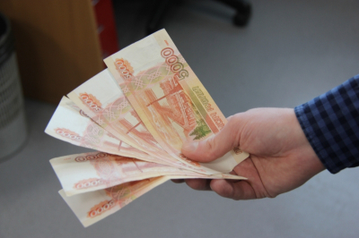 Зарплаты в Новосибирской области превысили средний уровень по Сибири