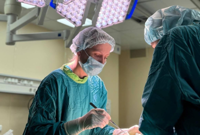 В больнице Челнов провели необычную операцию по удалению камня в желчном протоке