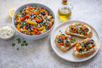 От этих перцев за уши не оттянешь: простой салат-закуска из запеченных перцев