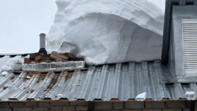 Снег с крыш повредил дымоходы в 10 домах Татарстана