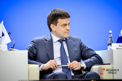 Котюков оценил темпы обновления Заполярного театра и главной площади Норильска