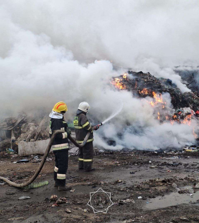 Пожар на свалке в Алматинской области не удаётся потушить уже четвёртые сутки