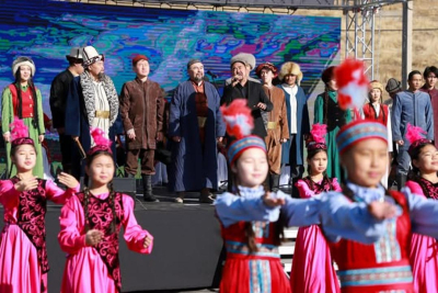 Кыргызстан открыл улицу, памятник и музей великому поэту