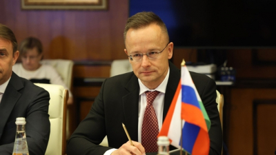 Уходящий с поста Сийярто заявил, что не жалеет о налаживании отношений с Россией