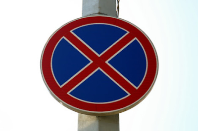 В области Абай убрали незаконно установленные дорожные знаки