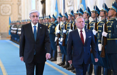 Короля Иордании торжественно встретили в Акорде