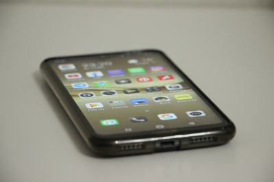 Подросток за деньги отправил ложное сообщение директору школы