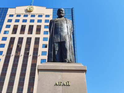 180 лет со дня рождения Абая: сколько казахстанцев носят имя великого поэта?