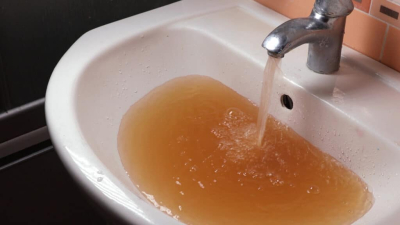 Казахстанцы могут пить загрязненную воду, несмотря на проверки