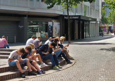 Кто более подвержен зависимости от соцсетей &mdash; исследование